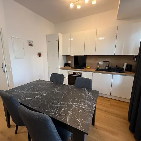 Deluxe With 2 L-lavender Apartmán Kolín nad Rýnem