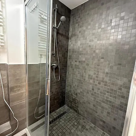 2 Zimmer Luxurioese Wohnung * Cologne